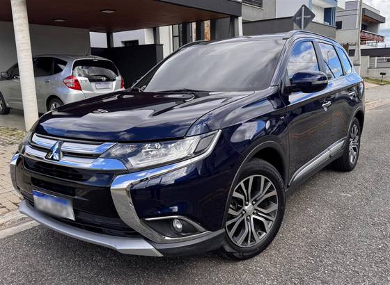 MITSUBISHI OUTLANDER 3.0 GT 4X4 V6 24V GASOLINA 4P AUTOMÁTICO MITSUBISHI OUTLANDER 3.0 GT 4X4 V6 24V GASOLINA 4P AUTOMÁTICO
